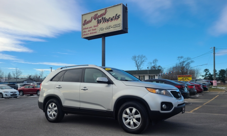 2013 Kia Sorento LX, 99,000 km's, V6, automatic, air, cruise, CD player, Bluetooth, USB, AUX port, power windows and locks, key-less entry, heated seats, back-up camera, alloy wheels, tow package, inspected until July 2023 and more. $12,995.00 Contact Greg at East Coast Wheels 1(506) 447-1212 or Robert at (506) 476-5779.